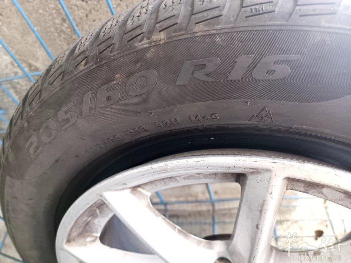 出售4个宝马原厂轮毂+轮胎205/60 R16 近montebelluna地区