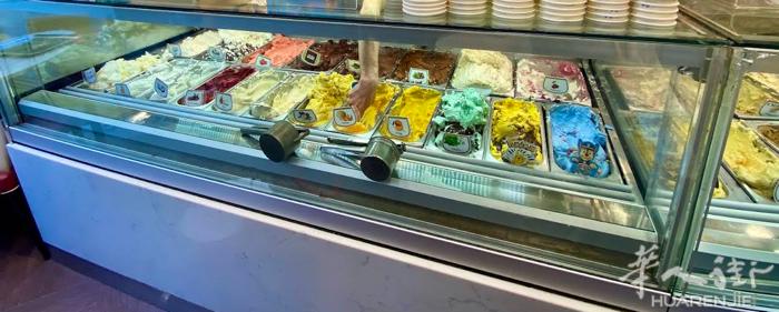 TRIESTE Bar Gelateria 冰激凌甜点/酒吧