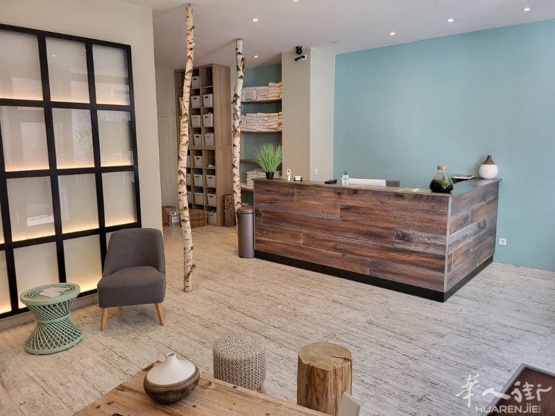 转让心爱店铺或出租均可Opportunité à saisir immédiatement! Magnifique local commerciale de 153m2, situé au 3 rue du bleu mouton à Lille.- au cœur de l'hypercentre de Lille (métro/place république beaux-arts à ~100m / Rue de Béthune à 50m)- carrefour majeur des d