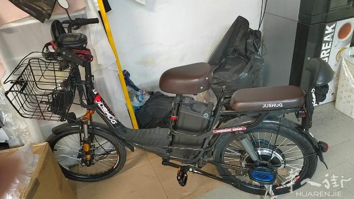 9成5新的电动车450欧。。。3270840990