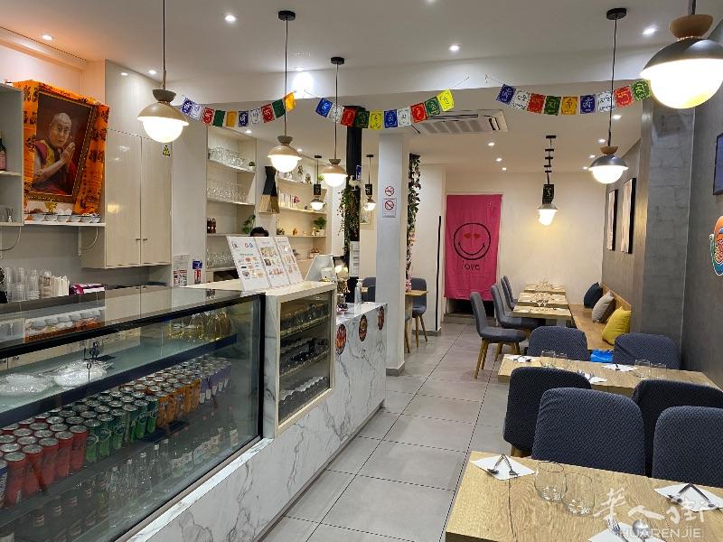Bonjour Je souhaite vendre mon restaurant. Il dispose d'une table et de 30 chaises, d'une grande cuisine et d'un grand espace de stockage souterrain. C'est un très bon restaurant, et le prix est négociable. Veuillez contacter un acheteur réel.0744110