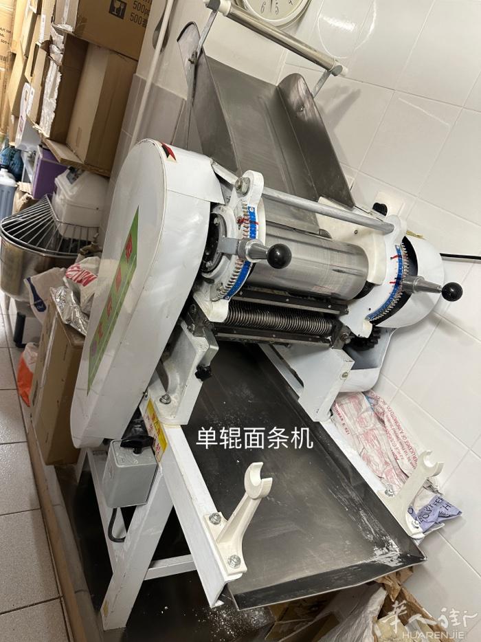 位31省因餐厅转让，现有一台全新面条机、一台九成面条机、一台九成和面机廉价出让，