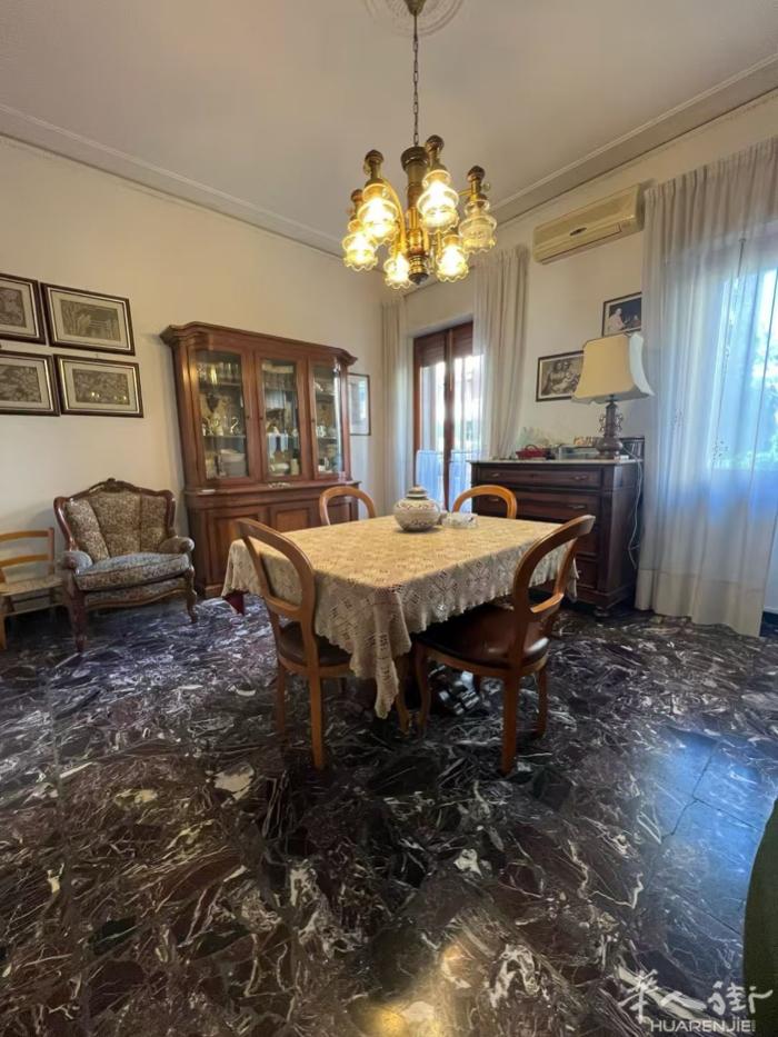 san paolo 出售套房两房一厅一厨房，厅独立的可以做第三个房间带院子30平