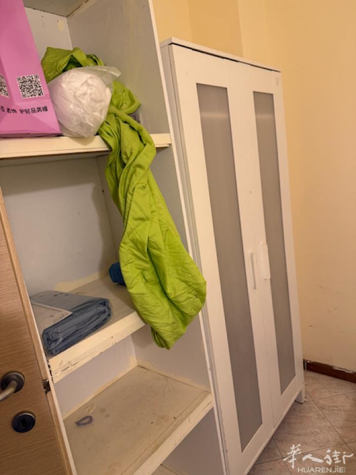 米兰 abbiategrasso 绿线终点站 小房间搭铺  房租便宜 330 一