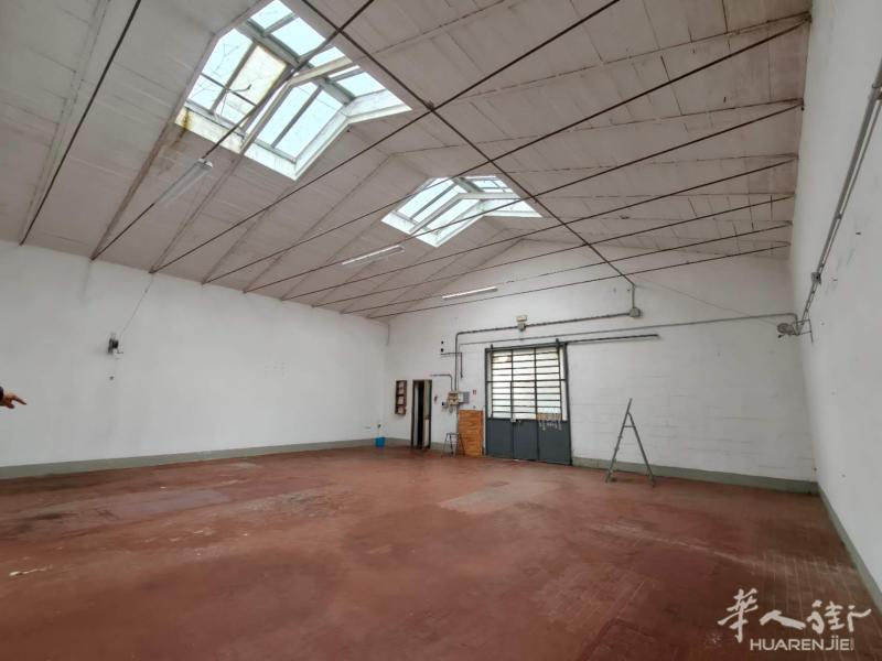 【出租】小工厂150平方米 月租800+iva 位置：s.martino per galceti 微信PO26738966