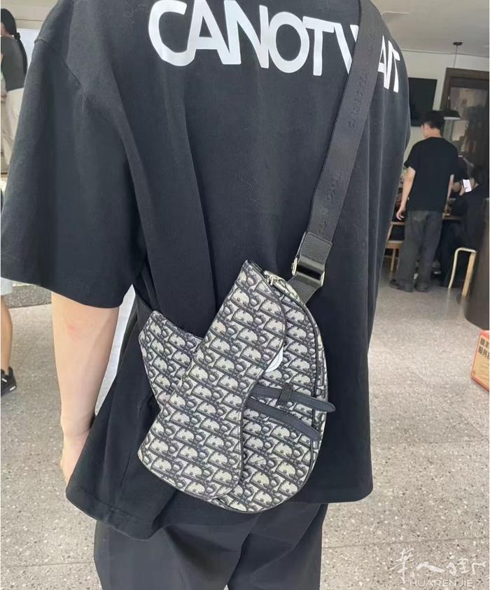 出dior马鞍包 可面面交当场鉴定  出dior 马鞍包 98新 €1300 普