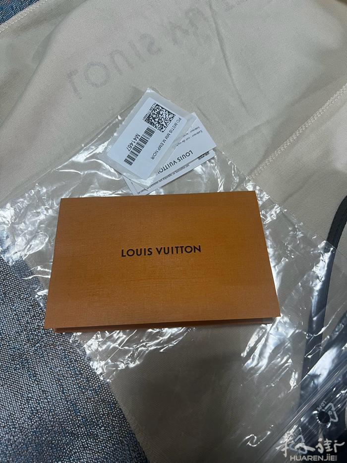 全新未使用，1800 €出