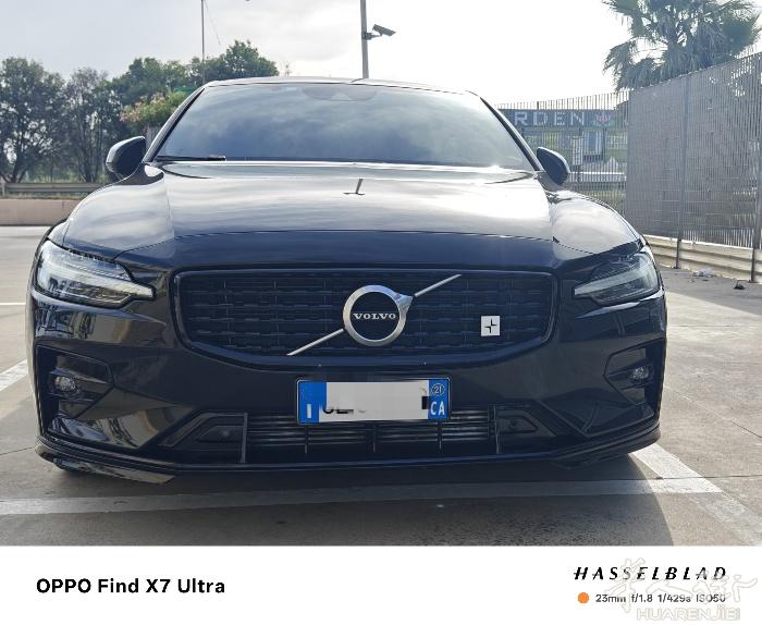 volvo t5 顶配。8万公里  harman kardon音响。前后雷达。辅