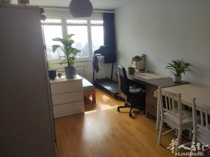 【出长租】
位置：Rue du Bugnon 54, 1020 Renens