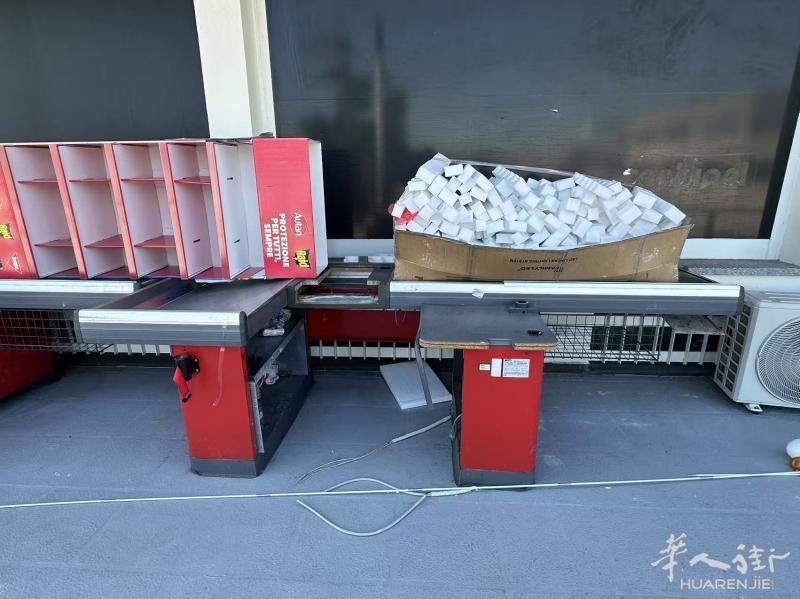 超低价出售Intrac二手Cassa台，在piacenza附近需自取，欢迎打电话询问!