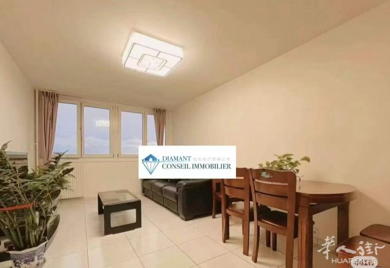 🏠 小巴黎13区核心地段超近地铁70平两室一厅中央供暖带电梯公寓出售