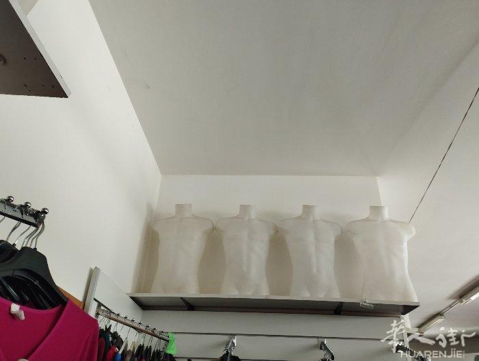 LECCE地区 男半身模特 整体模特 还有裤子模特 槽板 所剩不多 有意者微信G