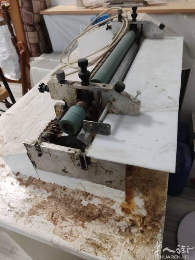 米兰comasina方向有一台拉胶机器转让.600