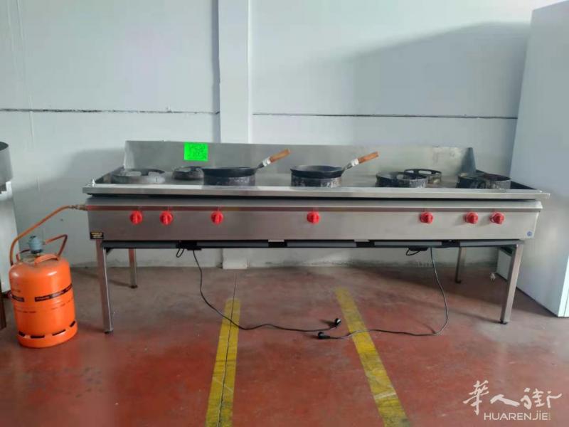 中餐馆七个火炉灶，尺寸长宽高分别为：2500*90