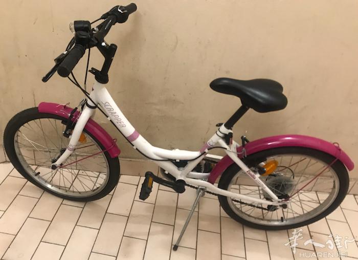 儿童变速自行车（适合7-15岁），九成新，刹车性能良好，骑行流畅。