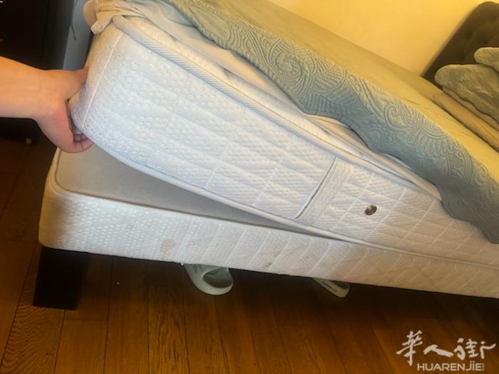 出售200x200’大床！睡觉特别舒服！需要的请联系！需要自取….