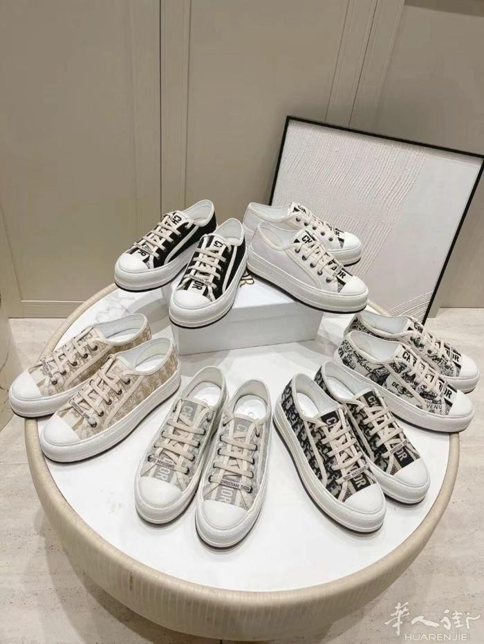 小本买卖诚信服务 只要你需要的款式我都有 物美价廉欢迎光临大家照顾一下生意 有需