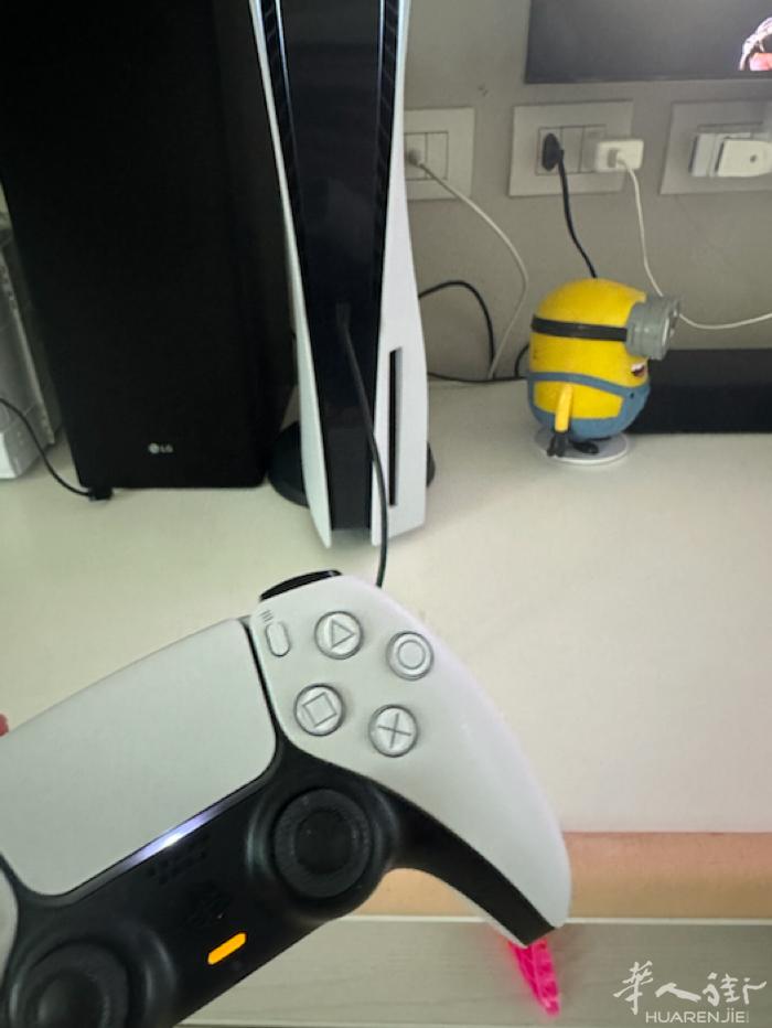 ps5 二手的 几乎没怎么用过 无盒 手柄有点漂移（之前经常拿手柄打游戏）