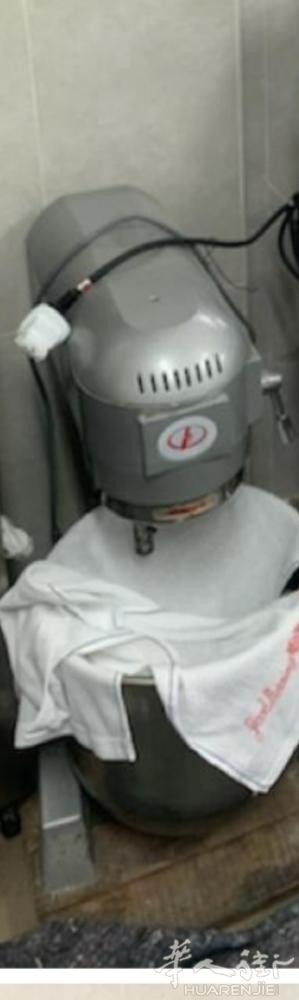 本人需要一台这样二手的和面机有想卖和面机的可以和我联系谢谢，价格电话联系 电话3