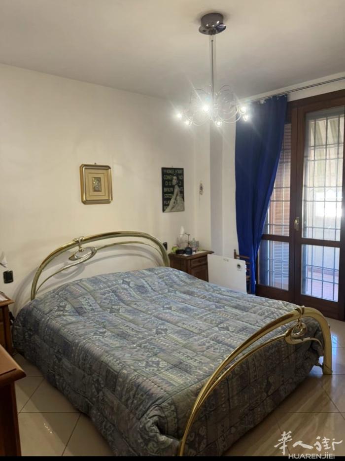 Tavola via dei fossi 附近 联排落地房出售。房屋约每层65平