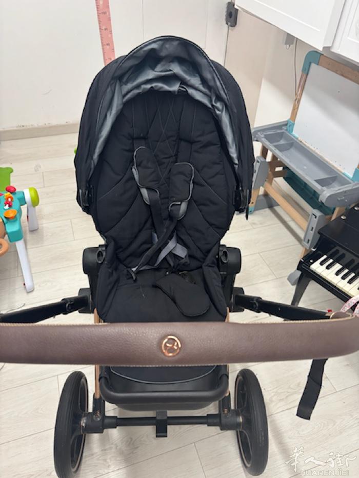 九成新 cybex 两件套推车 提篮和推车提篮可以坐到6个月 然后推车到3岁 。