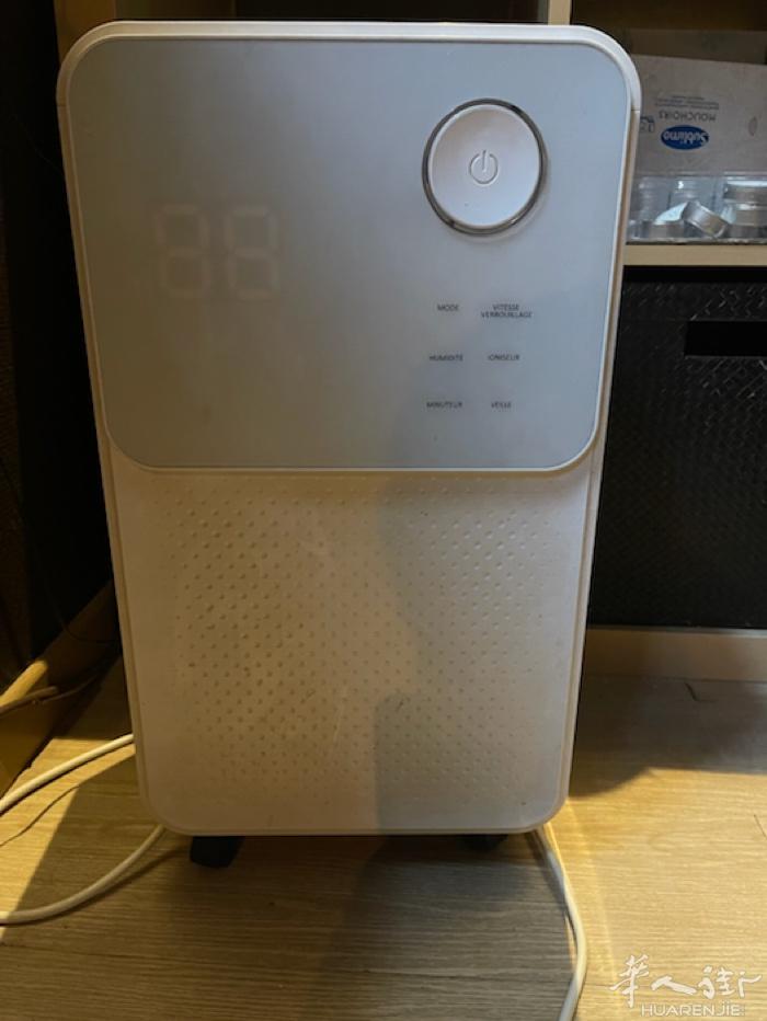 九成新除湿器 自取