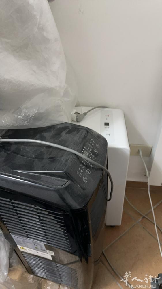 家里买了挂壁空调所以出售两台移动空调出售 大的150 小的100