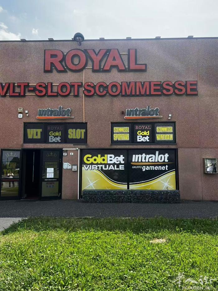 Bergamo周边 老虎机店转让 Bergamo 周边 sala giochi带