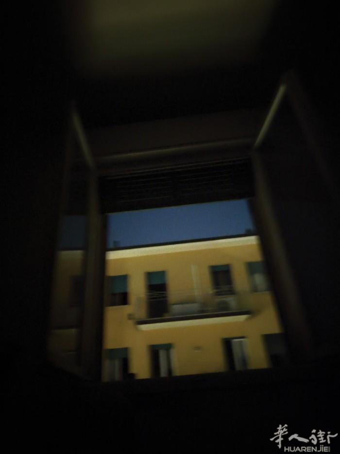 求电风扇，或者是凉席 夏天太热了 bologna附近交易最好在火车站  vx z
