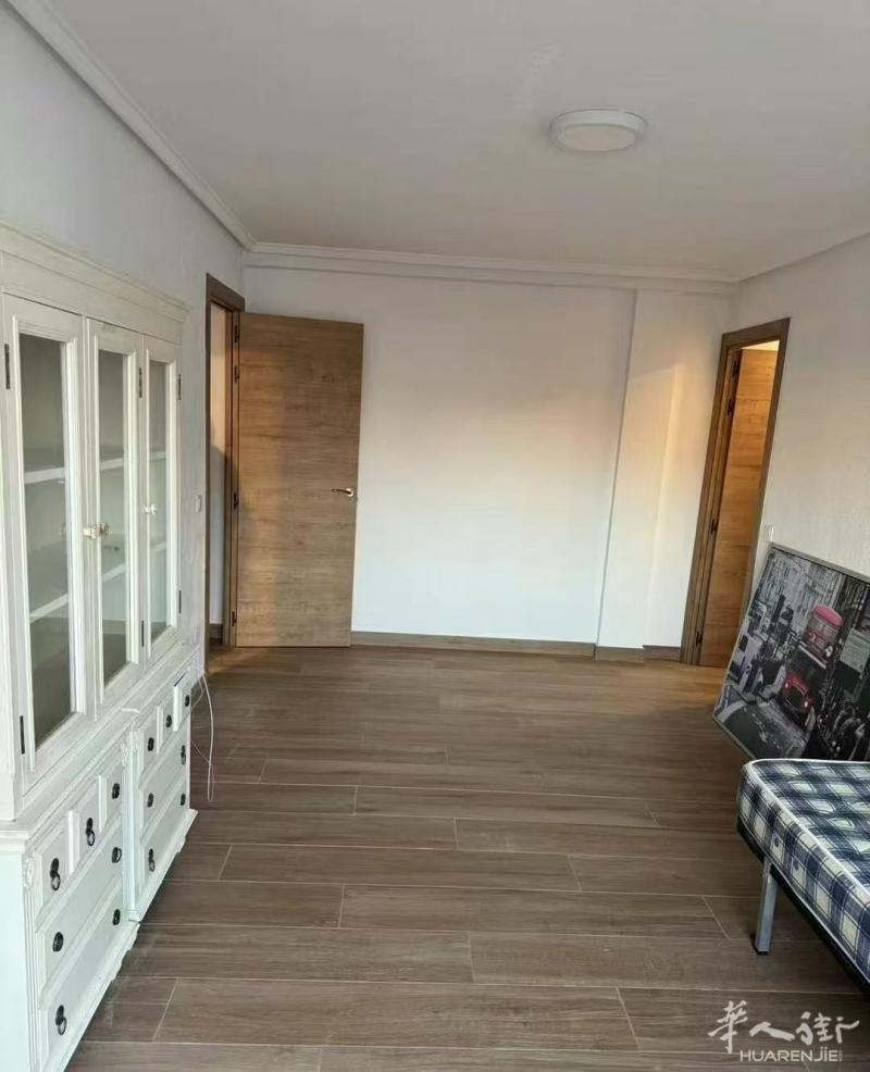 https://att.huarenjie.com/attachment/information/20250610/1749568324499964.jpg