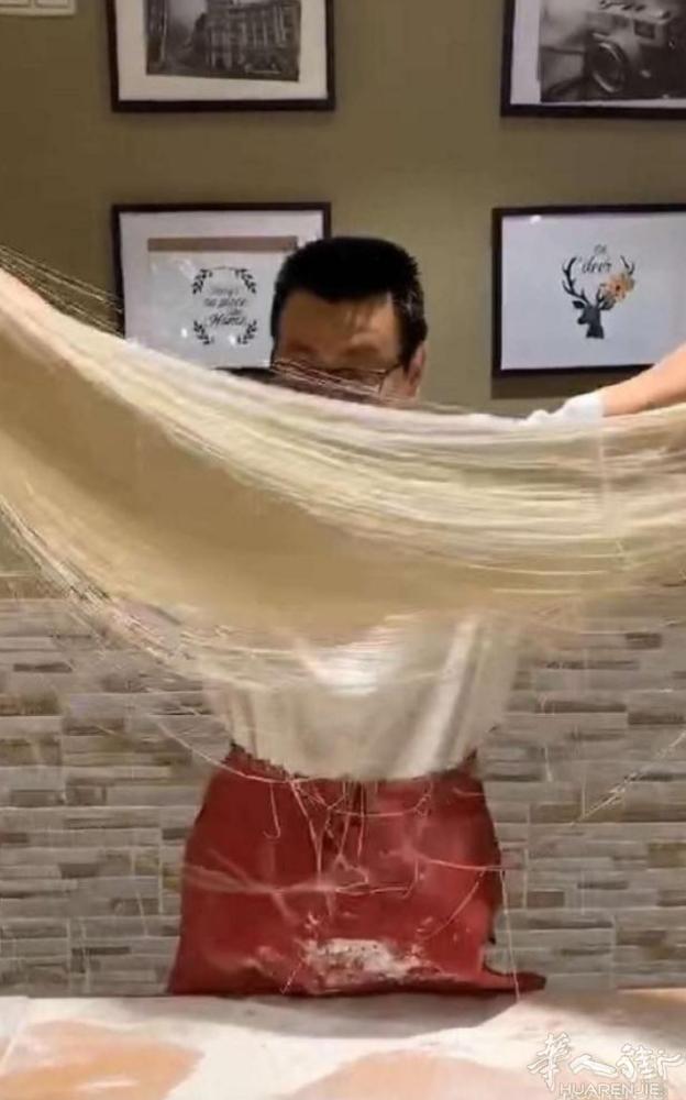 你想学一门手艺吗?本人多年面点师 现对外教徒:兰州拉面， 山西刀削面，bangb
