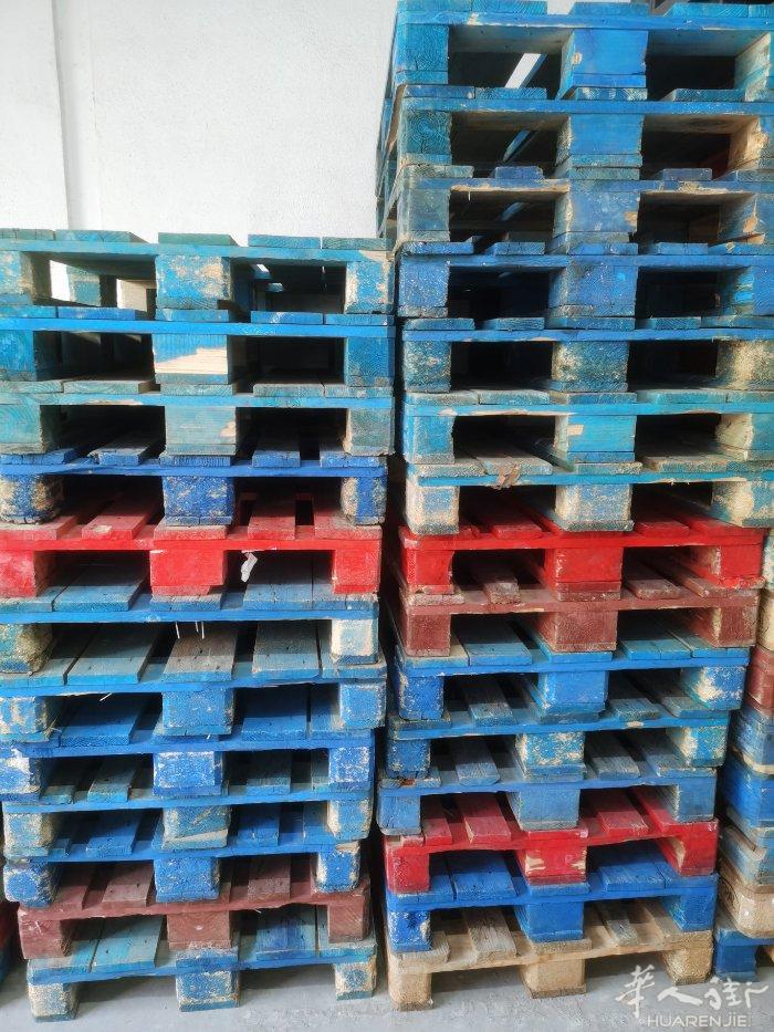 红色蓝色板3块一个  有需要的联系0668623818