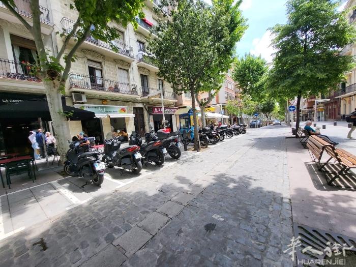 【酒吧转让】Cornellà de Llobregat（巴塞罗那）步行街酒吧转让