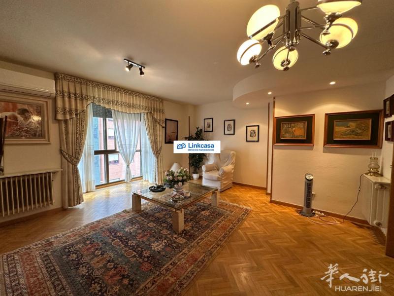 zofio三室一厅两卫带电梯带车库,封闭小区自住极佳