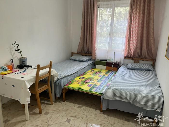 紫线地铁Biccoca附近空调房，大房间69欧每天，小房间49欧每天，电话331