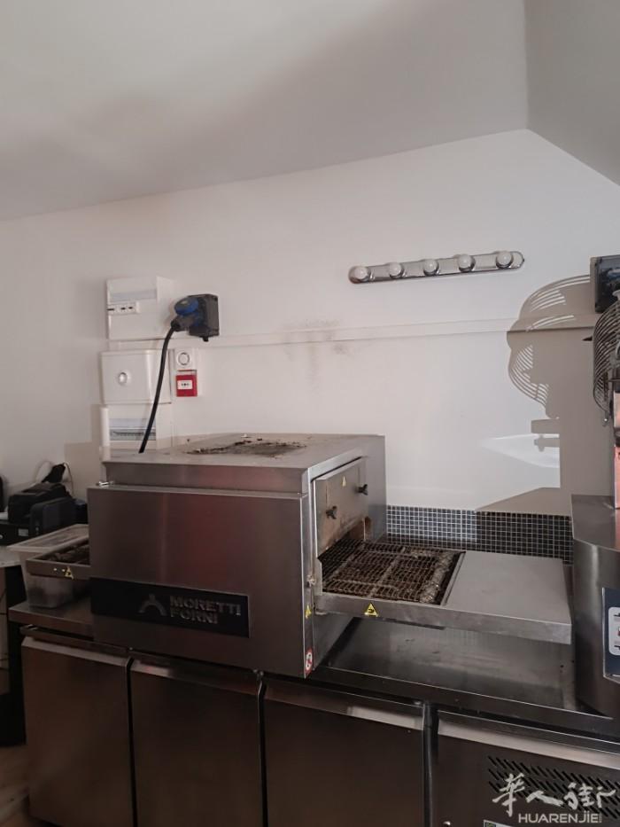 pizza 烤箱机器和点单器便宜出售，需要请联系：0778126898