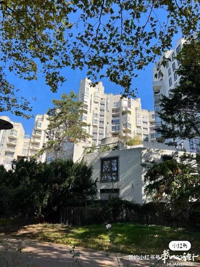 8号地铁Créteil préfecture站，有1套studio出租，独立浴室