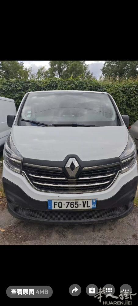 2O20年的白色雷诺货车，已有9万公里，转让价13500€。有需者请联系电话:0