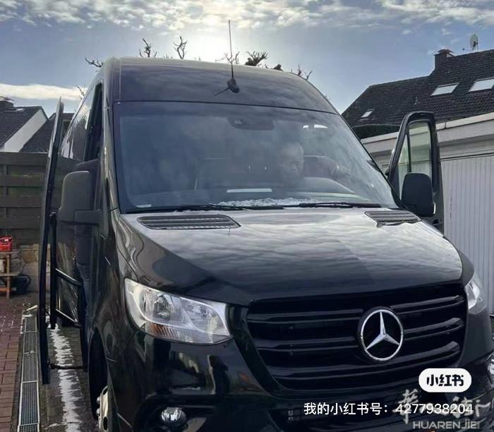 17座豪华奔驰中巴