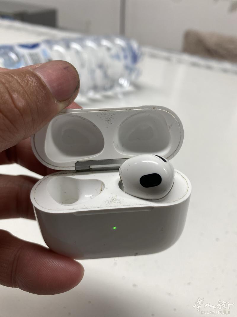 有需要苹果充电盒的联络我，耳机丢了，只剩盒子，原装
