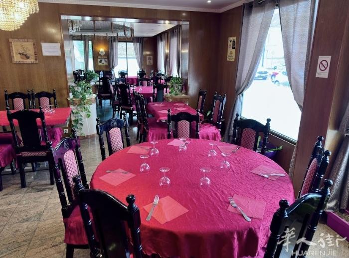 中餐馆转让 楼上有住家 附近是莫纳花园景区 有中国游客都会来订餐 旁边还在键商场