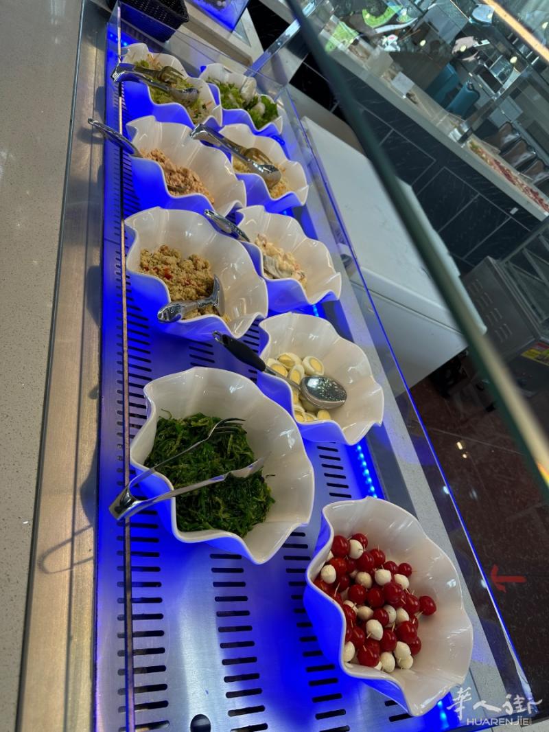 出售适合自助餐餐台二手用具 各种各样 看图片 有兴趣联系0629571450 价格私信