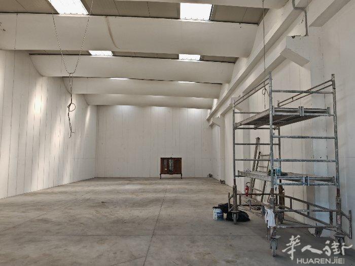 campi新空工厂240平，房租1750包iva,微信andrea3505694