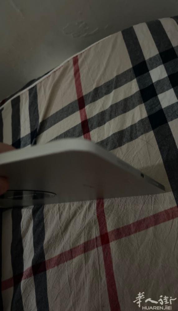 ipad pro 2022 128 两边有点掉漆其它全好的，可以加微信聊Yue_