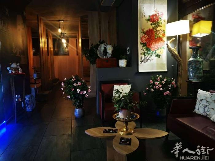 padova市里唯一一家大型日本餐富人区白菜价十五个一次性转让950平方左右租金