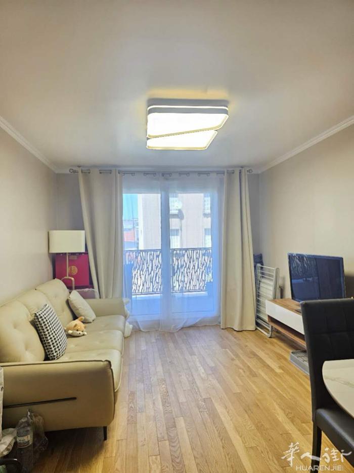 出租 – 距离Mairie d’Asnières地铁口仅2分钟，安静舒适一室一厅