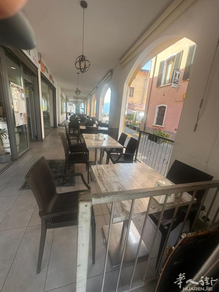 Via marchesini 8  Manerba del Garda  Bar