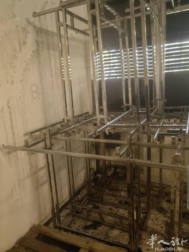不锈钢服装展示架，上面可以放玻璃，201材质，做工