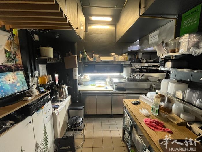 位于92省clichy 靠近巴黎17区店铺转让