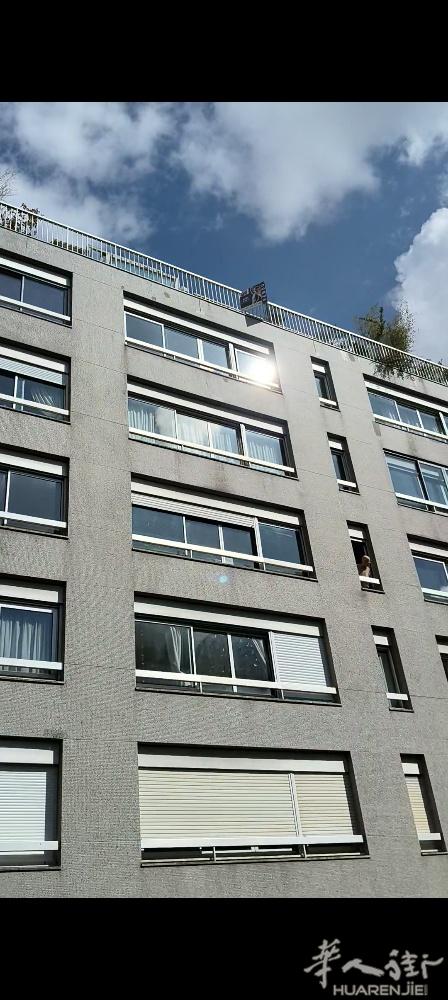 20区新房出租近全新装修地铁3号线离GAMBETTA  地铁 5分钟和3号bis